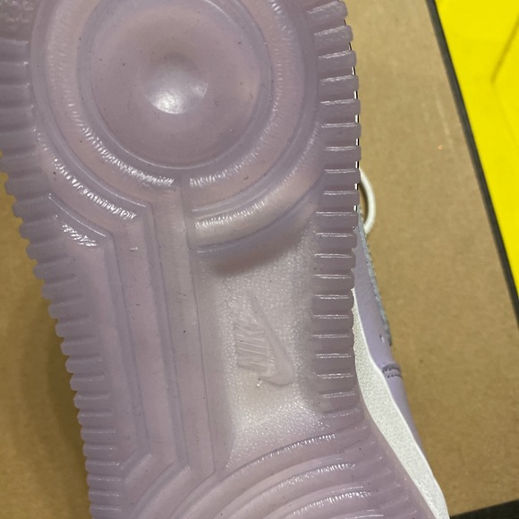 Lavender Nike Air Force 1 - Picture 5 of 6
